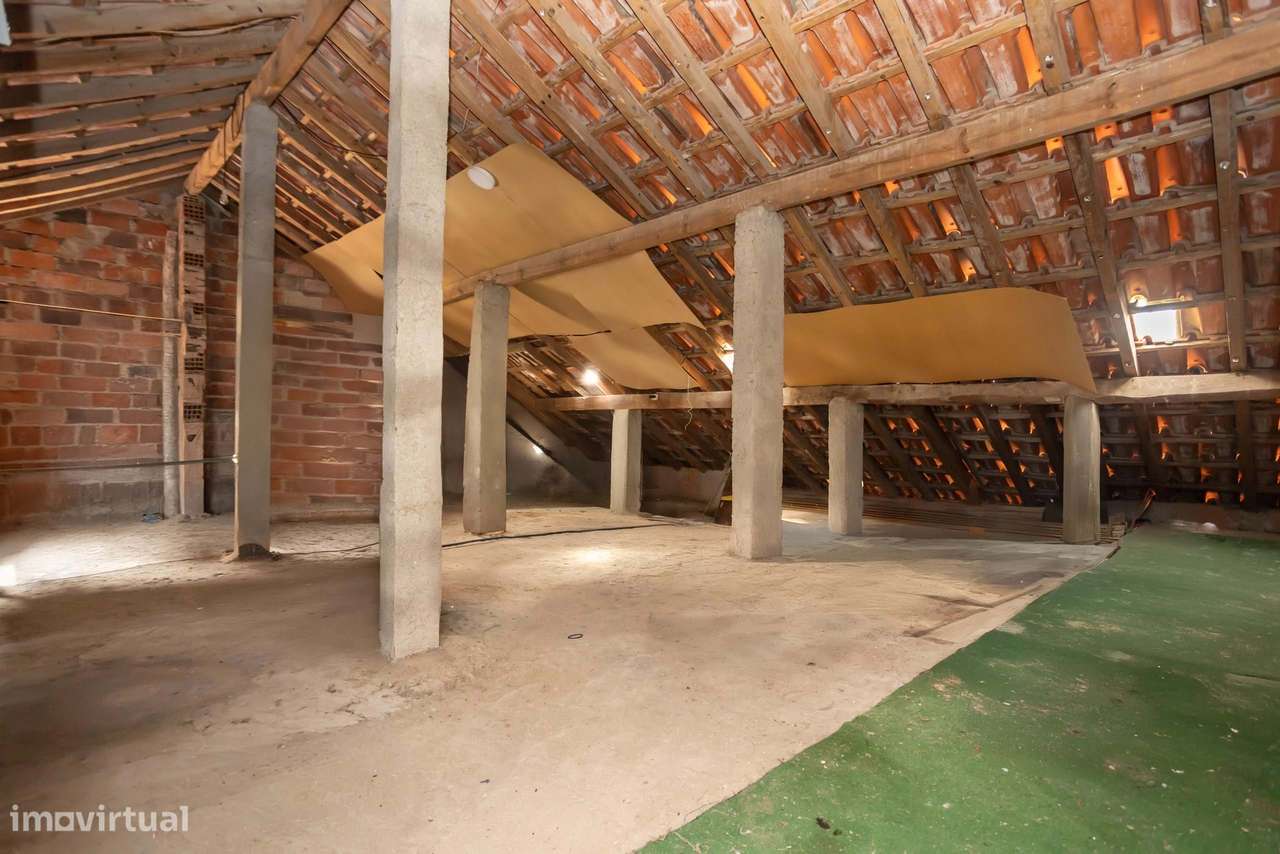 Moradia T5 com 223 m², Box e Sótão na Quinta da Peça, em Loures-25