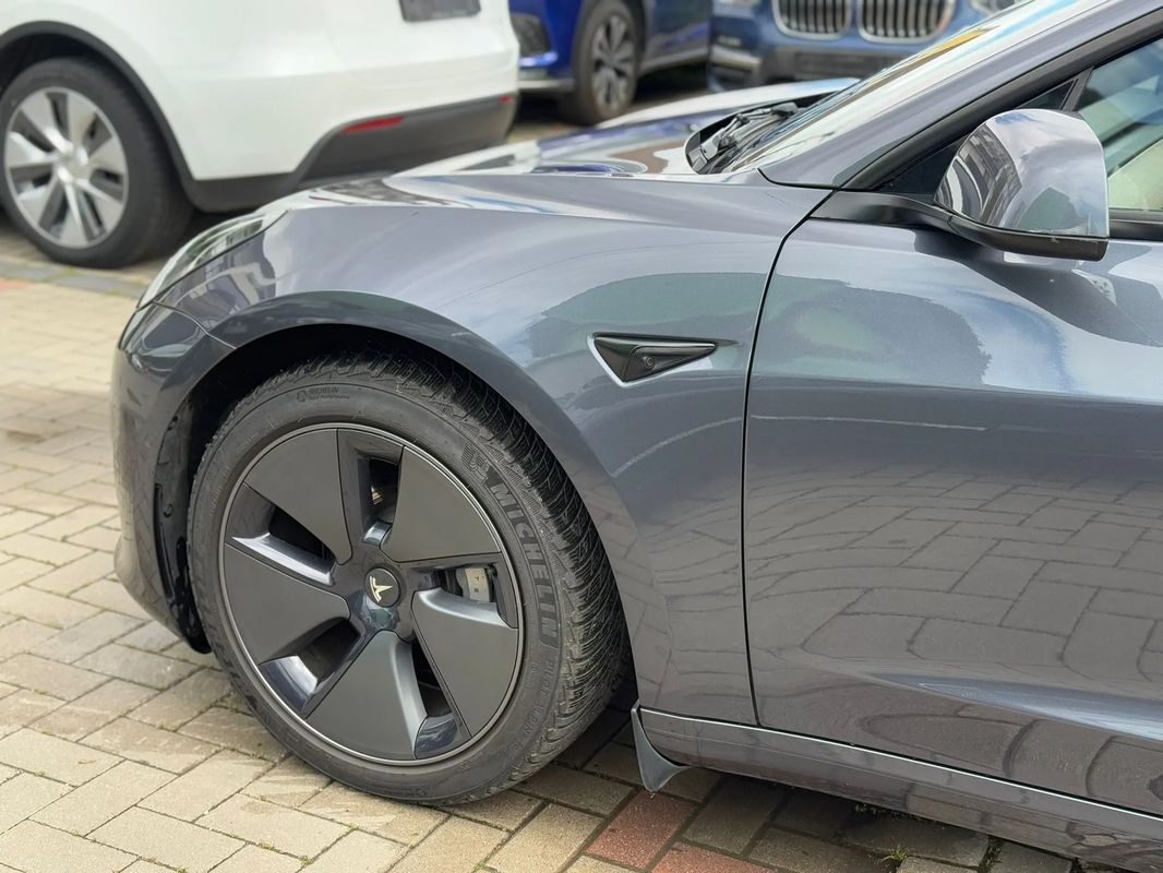 Tesla Model 3 Langstreckenbatterie Allradantrieb Dual Motor - 15