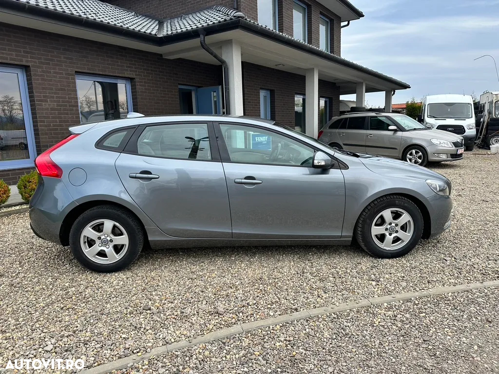 Volvo V40 D2 ECO Momentum - 9