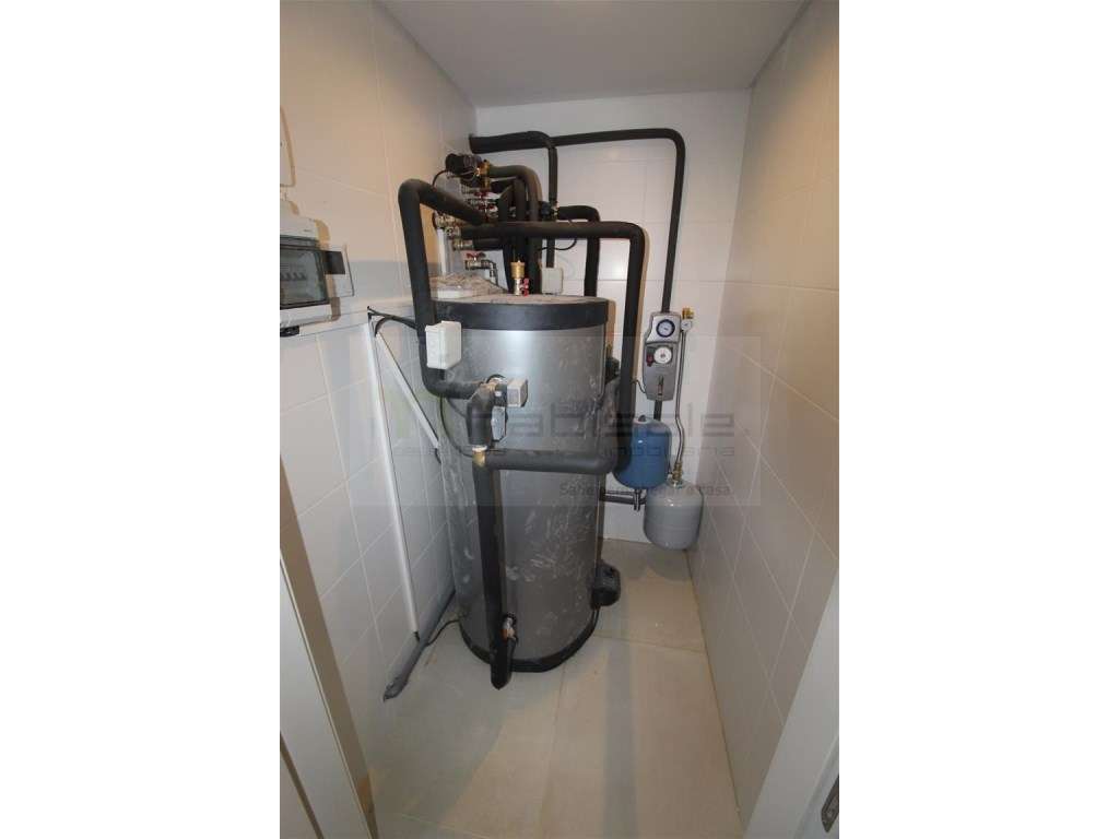 Moradia V3 +1 com piscina em Barcarena-11