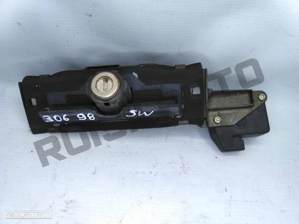 Puxador Exterior Tampa Da Mala  Peugeot 306 Break 1.9 Td - 1