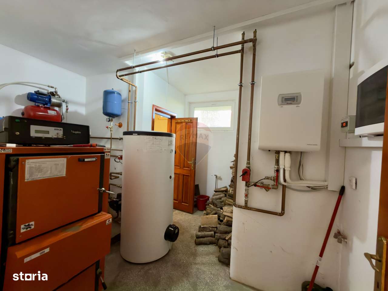 Casă / Vilă 8 camare cartier Beverly Hills Sanmartin-19