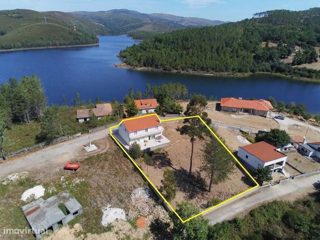 Moradia Exclusiva em "Ilha" Privativa na Albufeira de Venda Nova – Ger-43