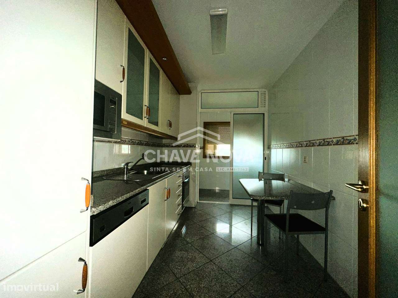 T1 c/ Lugar de Garagem em Canidelo - Grande imagem: 3/24