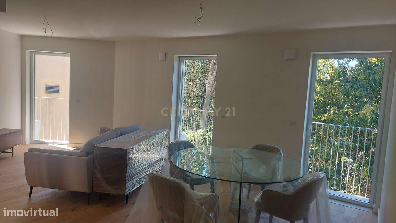 Excelente Apartamento T2 bastante Central no Areeiro com Jardim Privat-15