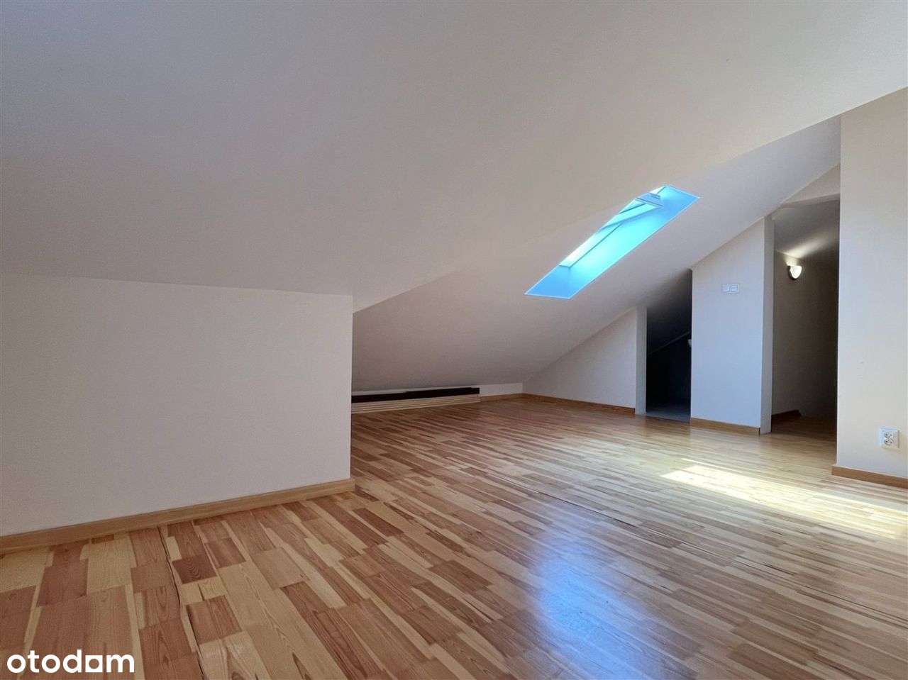 Mdm - dwa poziomy, garaż, ogródek, duży balkon-11