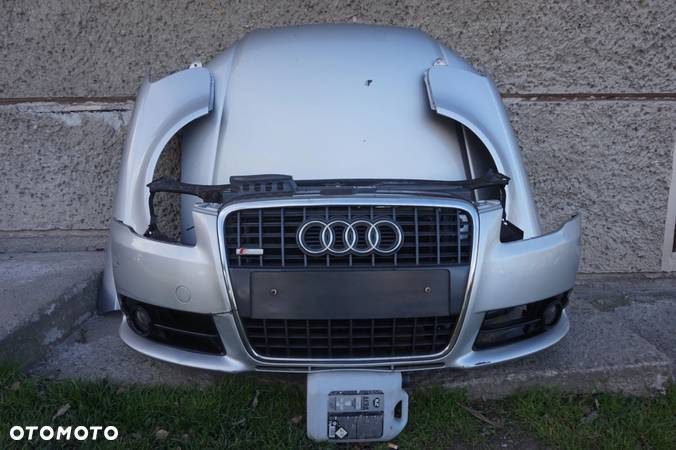 LAMPA PRAWA KOMPLETNY PRZÓD AUDI A4 B7 - 1