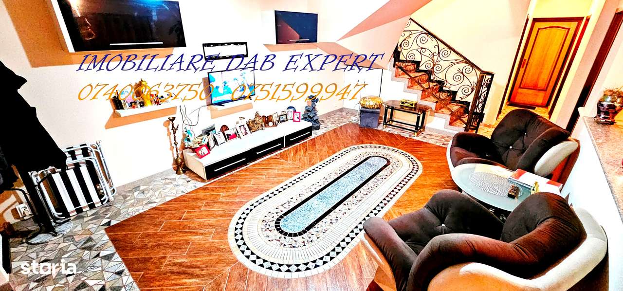 Casă spațioasă cu garaj și acces asfaltat în zona veche - Imagine principală: 4/11