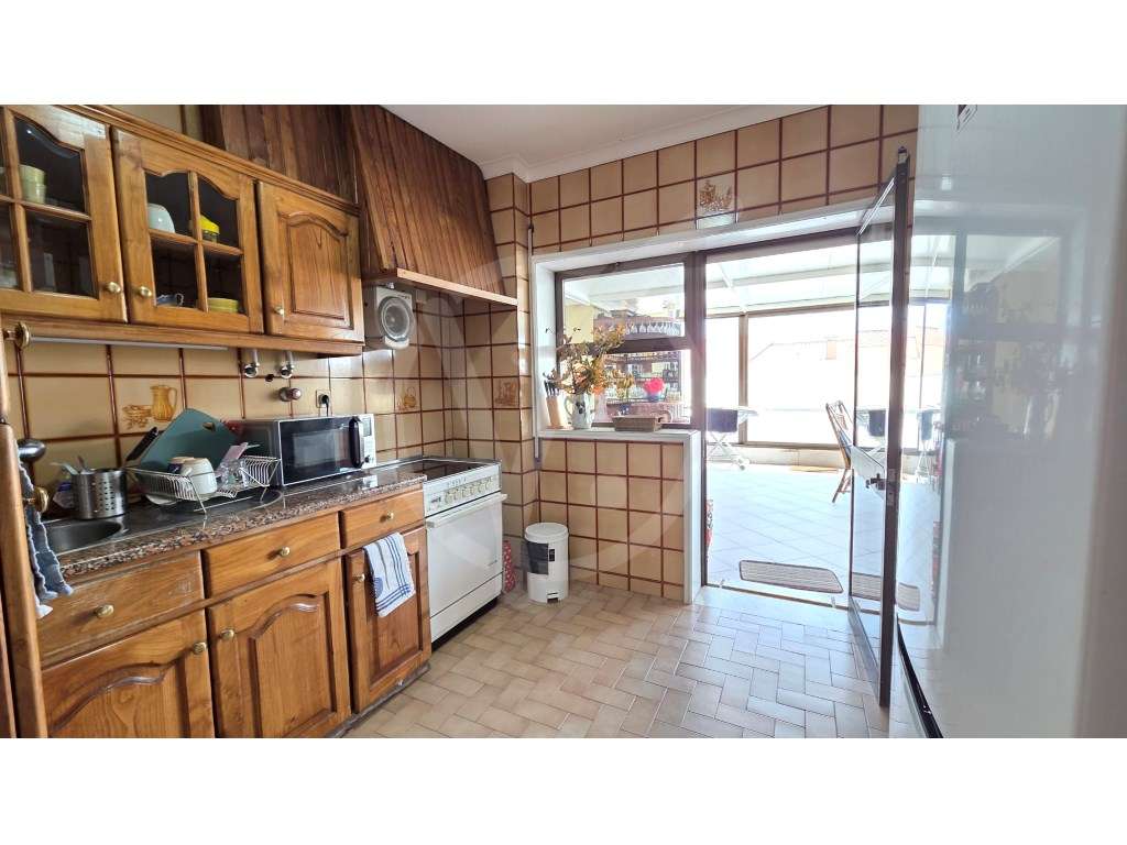 Apartamento T2 com terraço na primeira linha da praia em Aver-o-Mar.-12