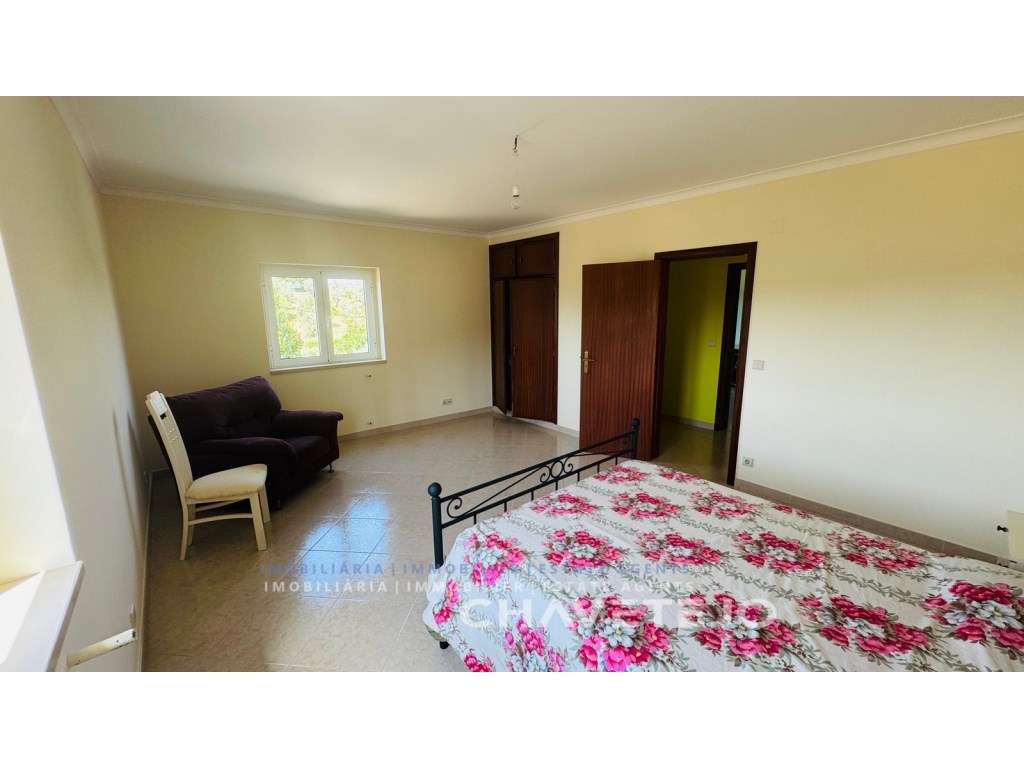 Quintinha T4 com Amplas zona para Oficinas, Terreno Plano e Enorme ...-35