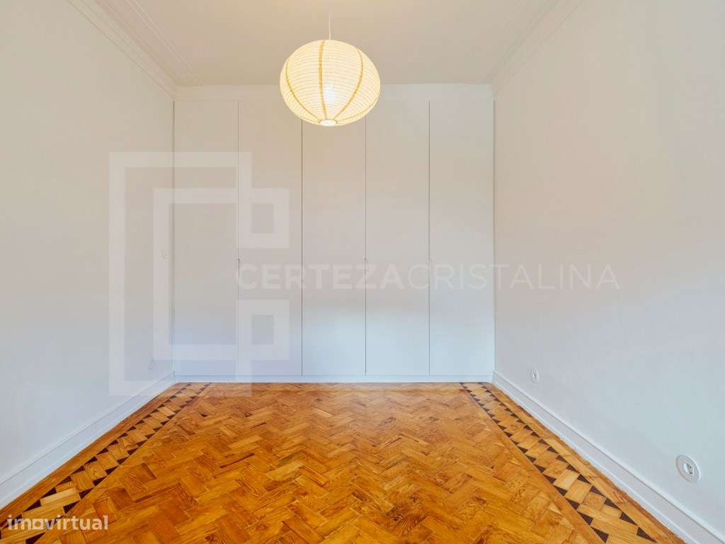 T2 integralmente renovado com piscina, jardim e arrecadação | Penha...-14