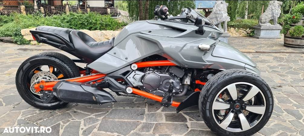 Can-Am Spyder - 5