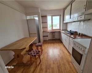 Apartament 3 camere decomandat, Zona Vlaicu