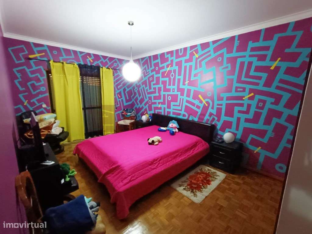 Vende-se excelente Moradia V7 com Jardim, Terraço e Garagem em Algu...-24