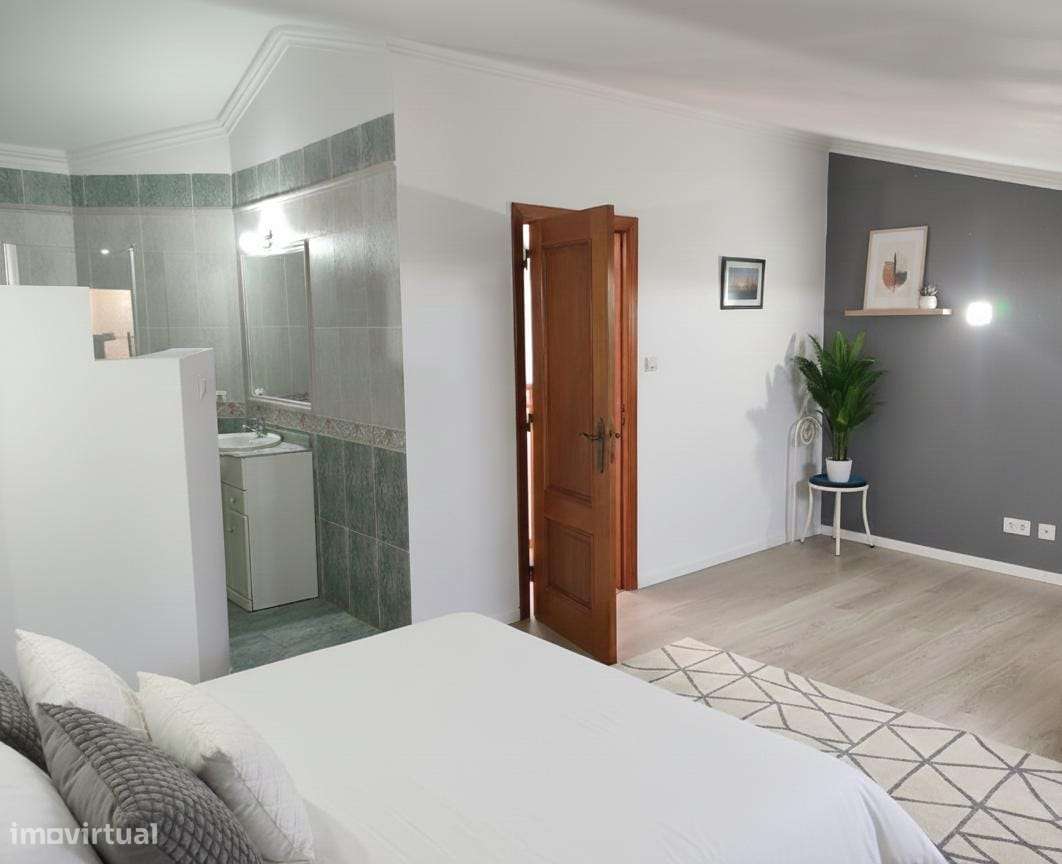 Moradia situada no centro da cidade do Entroncamento - Grande imagem: 5/15