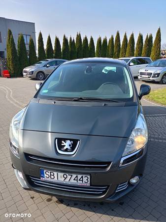 Peugeot 5008 - 8