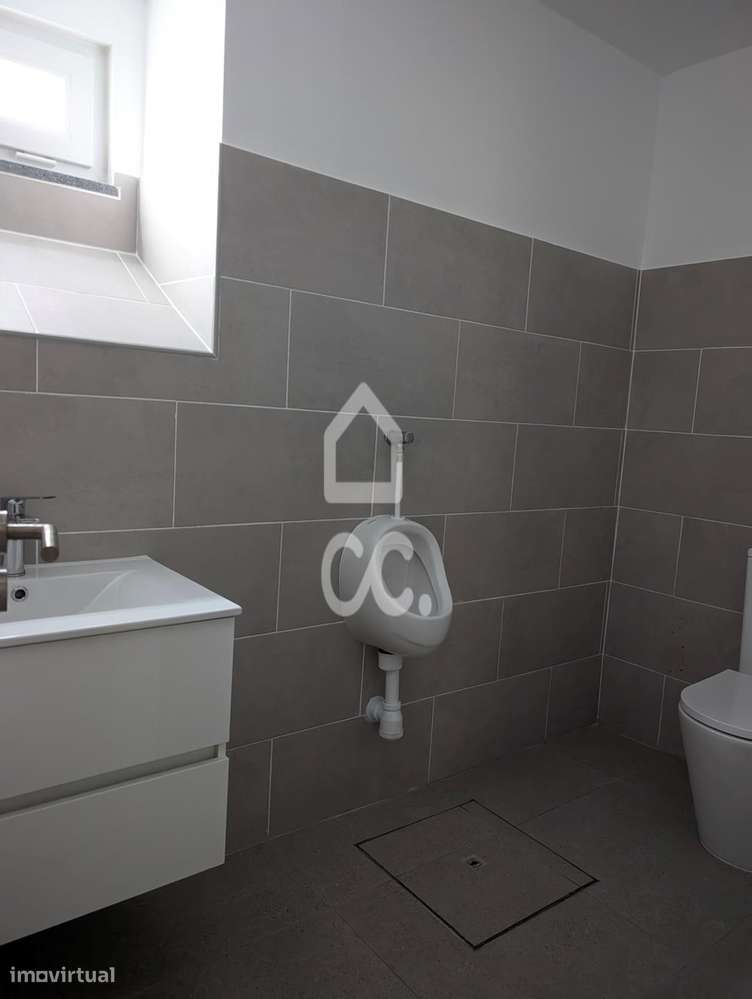 Loja, 153,14 m², Abrantes (São Vicente e São João) e Alferrarede-18