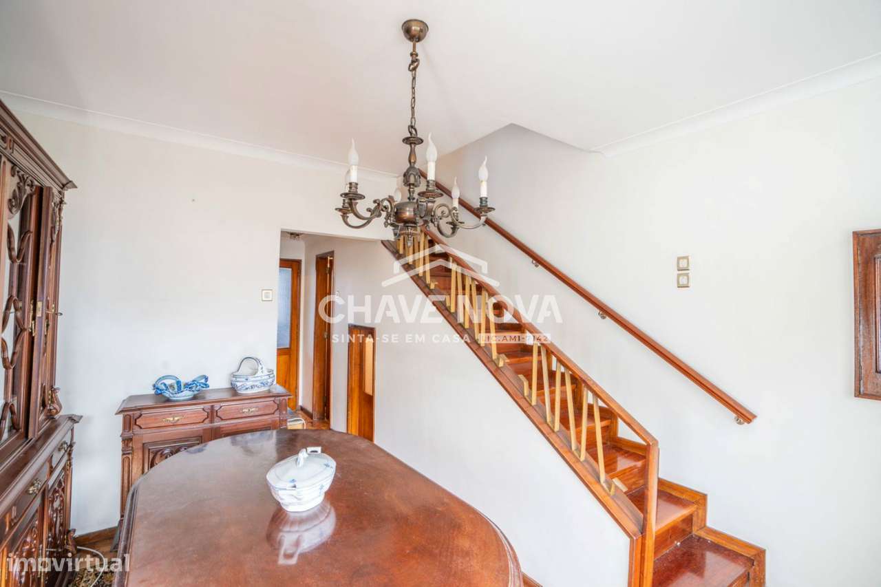 Moradia Geminada T2 próxima à Av. da Répública - Grande imagem: 4/17