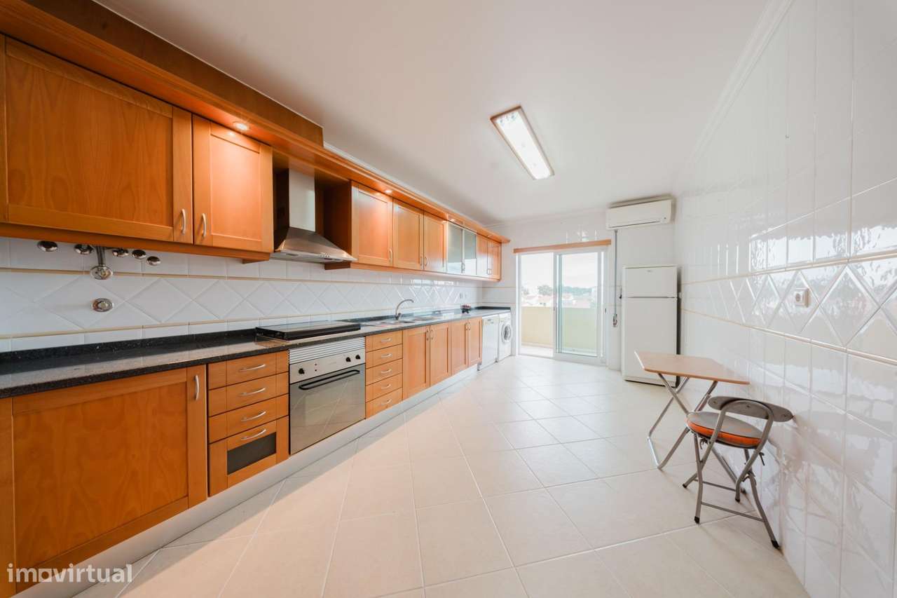 Apartamento T2 Entroncamento com Garagem e Arrecadação - Grande imagem: 4/34