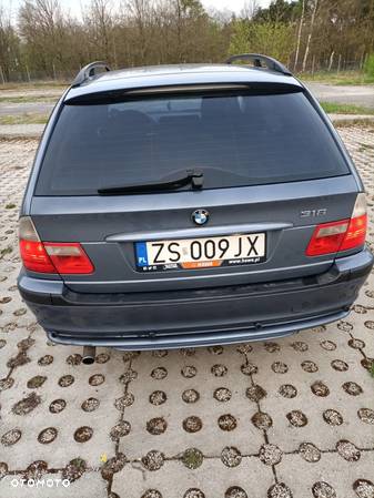 BMW Seria 3 318i Touring - 2