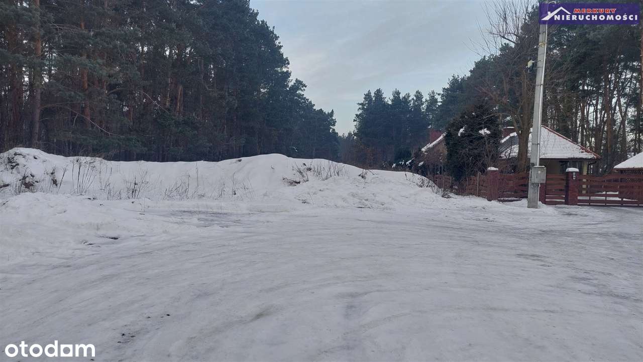 Przy bocznej od ul. Bałtowskiej przy ul. Zapłocie-4