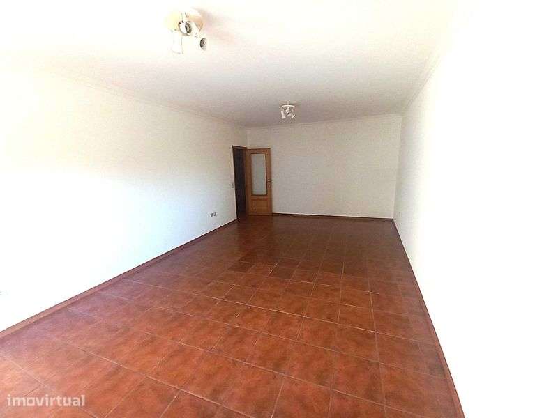 Apartamento T2 com Garagem - Grande imagem: 4/12