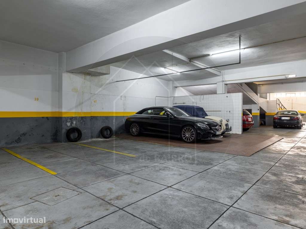 Parque de Estacionamento com 53 Lugares | Investimento Seguro | Porto-16