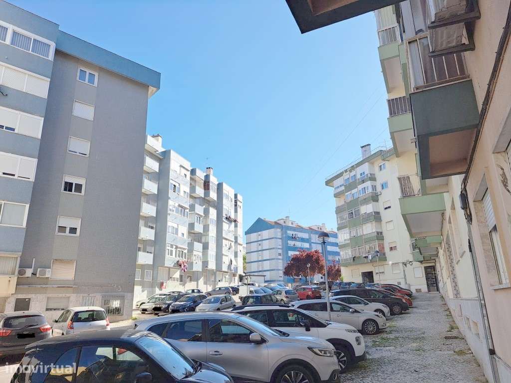 Apartamento T2 com elevador para venda em Odivelas - Lisboa-29
