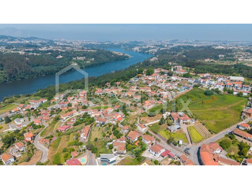 Terreno com Vista para o Rio e Projeto Aprovado com Piscina-15