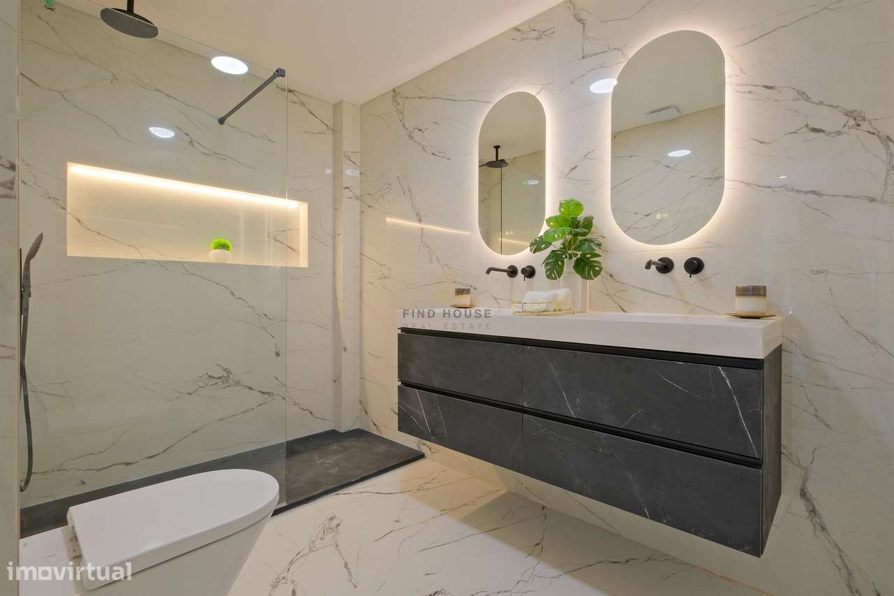 Moradia T4 de Luxo Totalmente Remodelada na Herdade da Aroeira-36