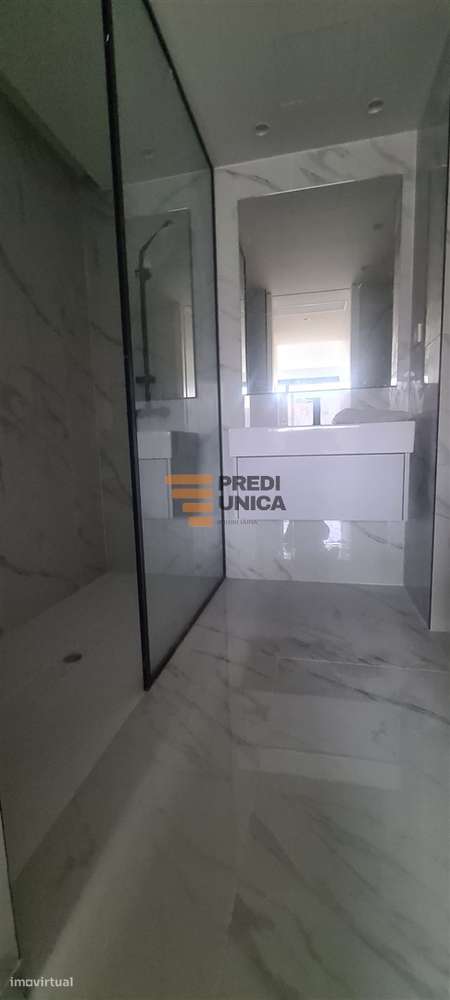 T1 AV. REPUBLICA V.N.GAIA-18