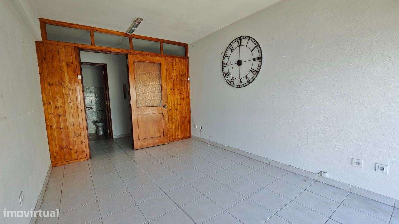Escritório / 20m2 /  Rua Brito Capelo / Matosinhos - Grande imagem: 2/10