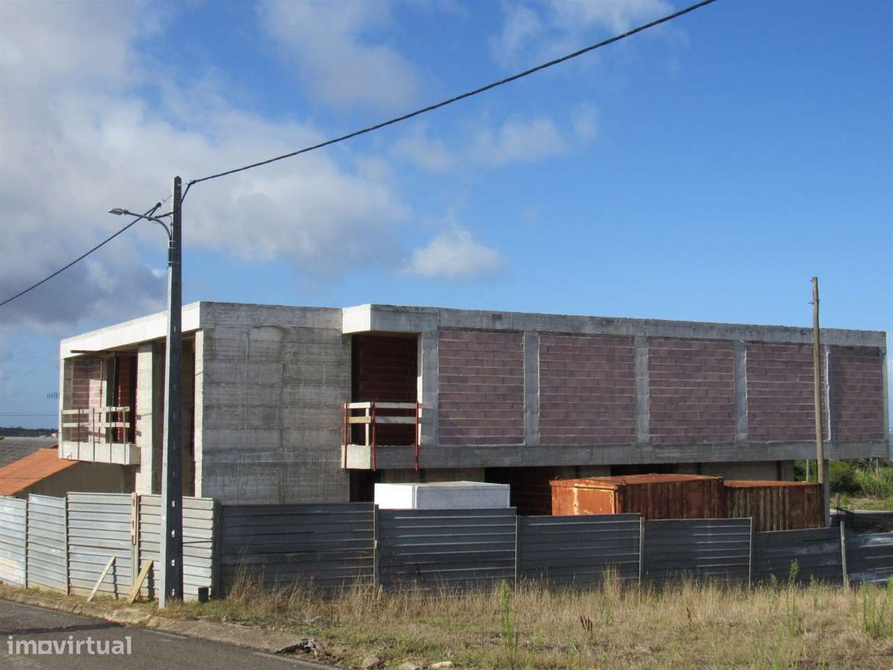 Moradia Moderna com Vista para a Baía de São Martinho – Em Construção-9