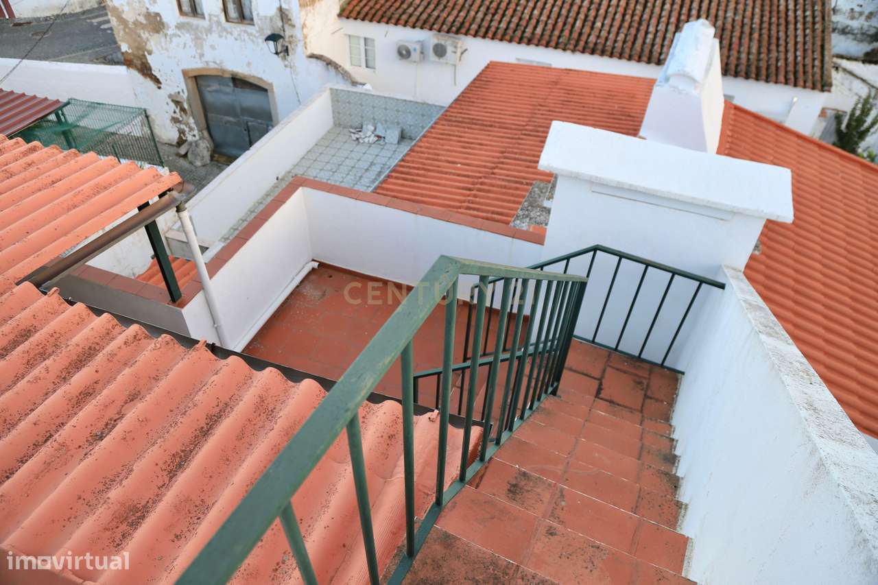 Dois T2 num só investimento - Centro de Campo Maior - Grande imagem: 4/39