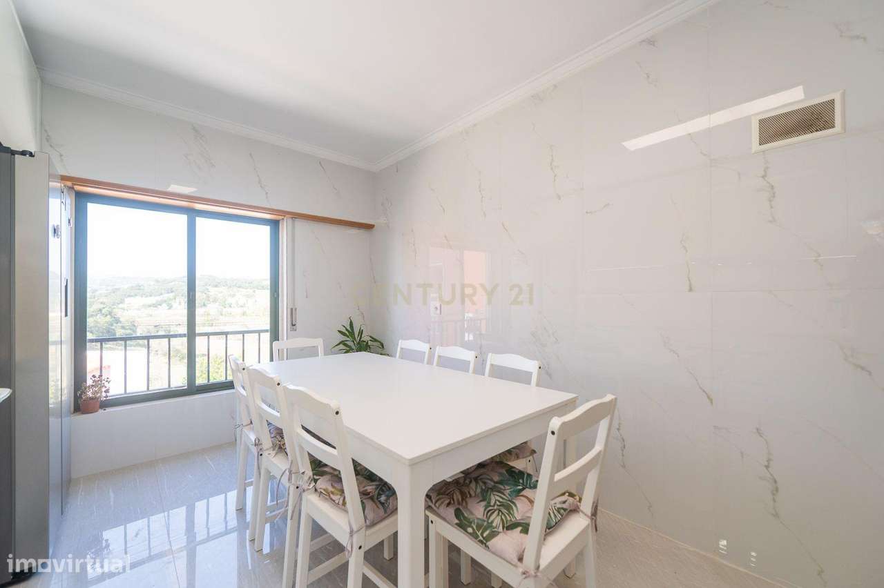 Apartamento T3 com Garagem em Loures-20