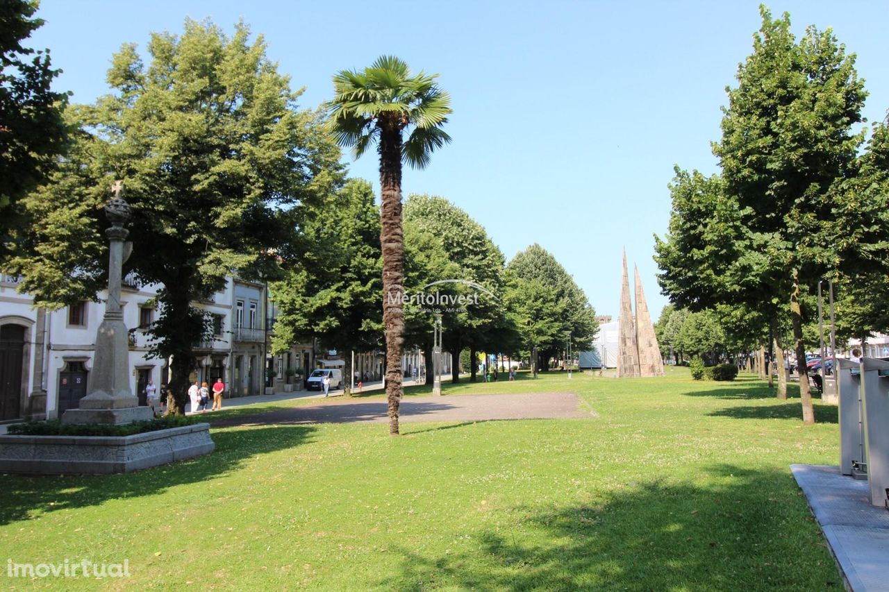 Loja em plena Avenida Central – Braga.