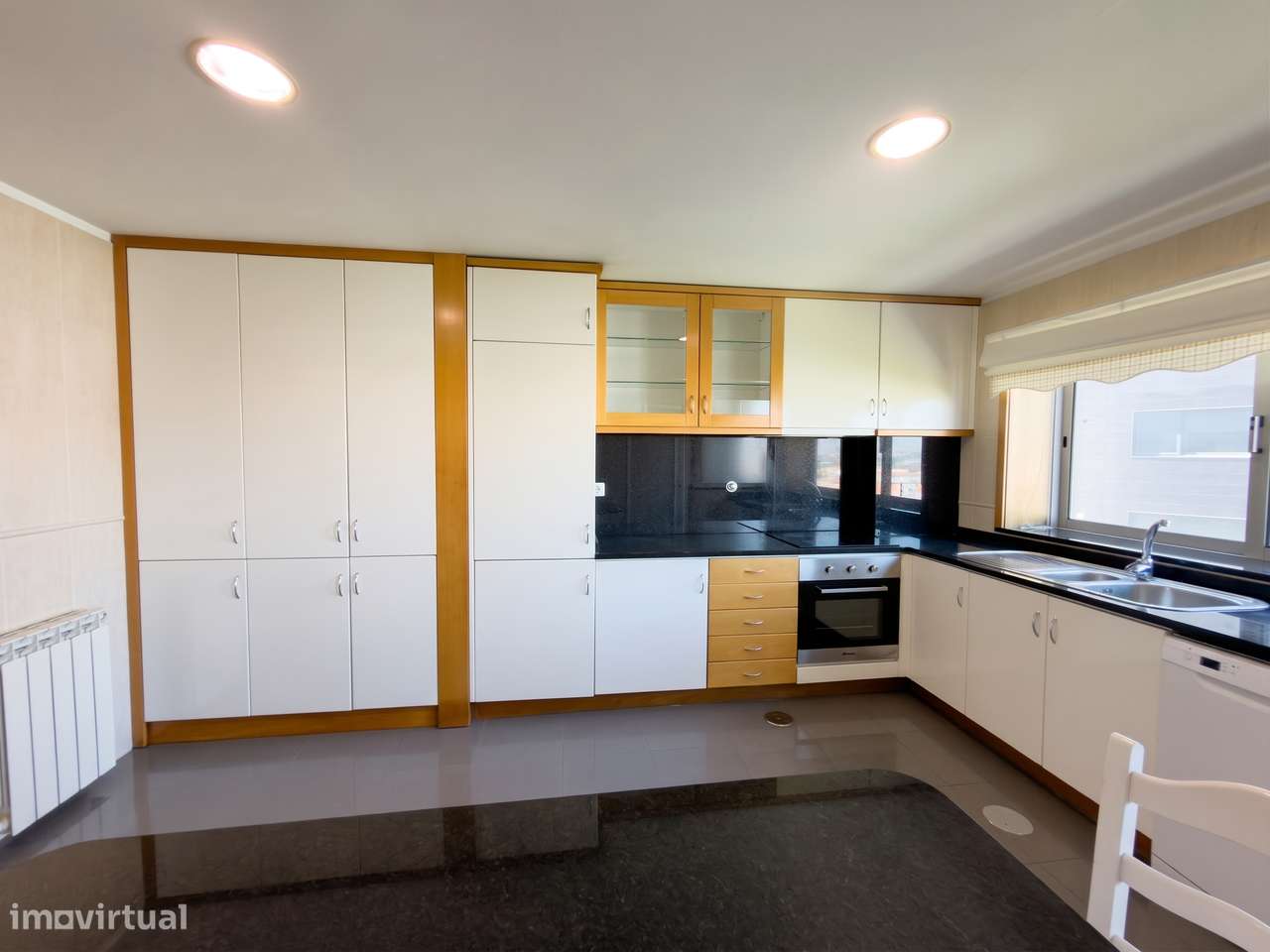 Apartamento T2 COMO NOVO Oliveira do Douro ao Intermaché-8