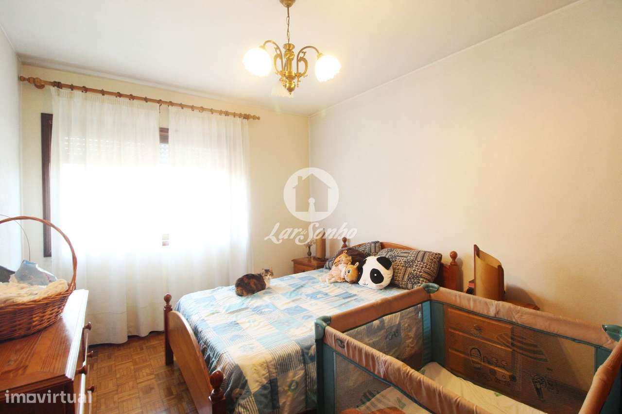 Apartamento T2, situado em Valongo-14