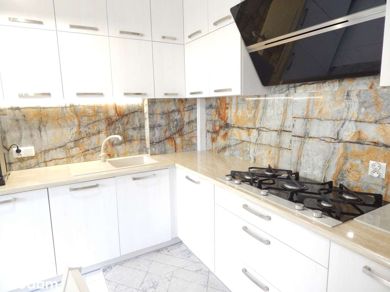 Przestronne mieszkanie z tarasem i ogródkiem - Pełny obrazek: 4/12