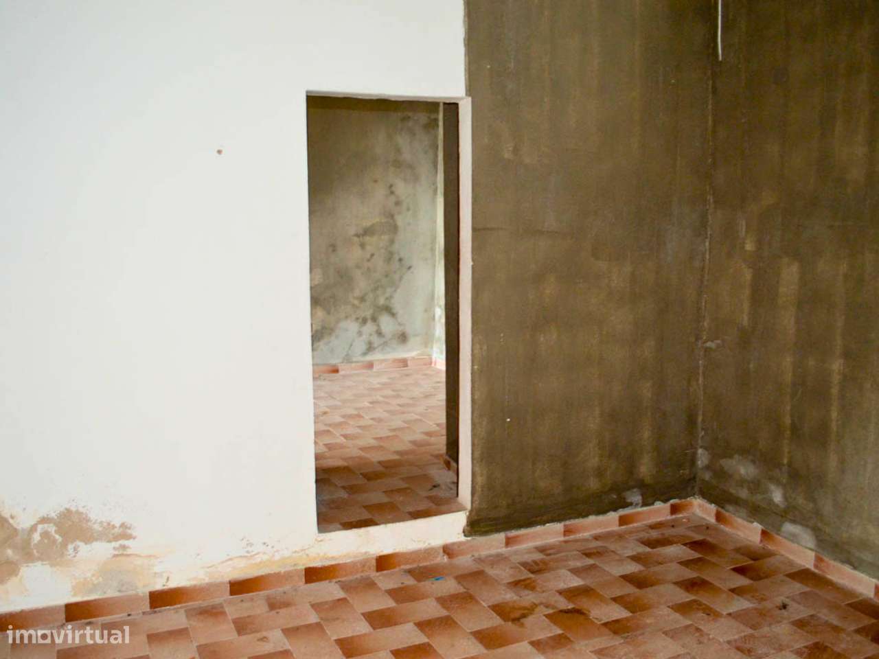 Moradia T2 com vista rio a necessitar de obras - Grande imagem: 5/20