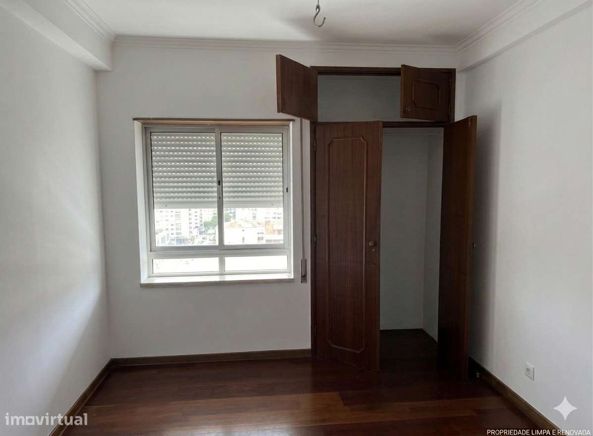 T3 Renovado com 126 m² e Garagem – Pronto a Estrear em Zona Tranquila - Grande imagem: 5/14