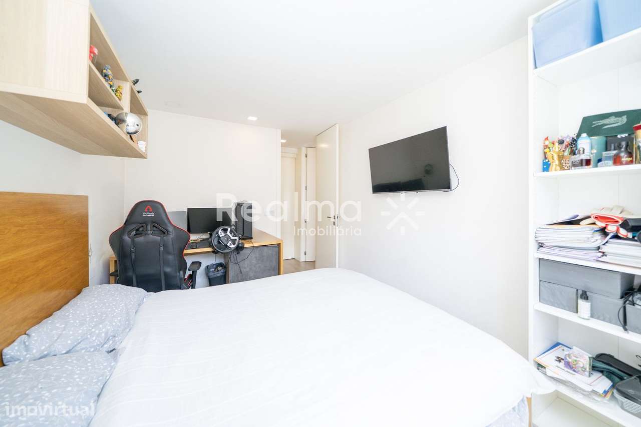 Apartamento T3 Areal- Totalmente Renovado-32