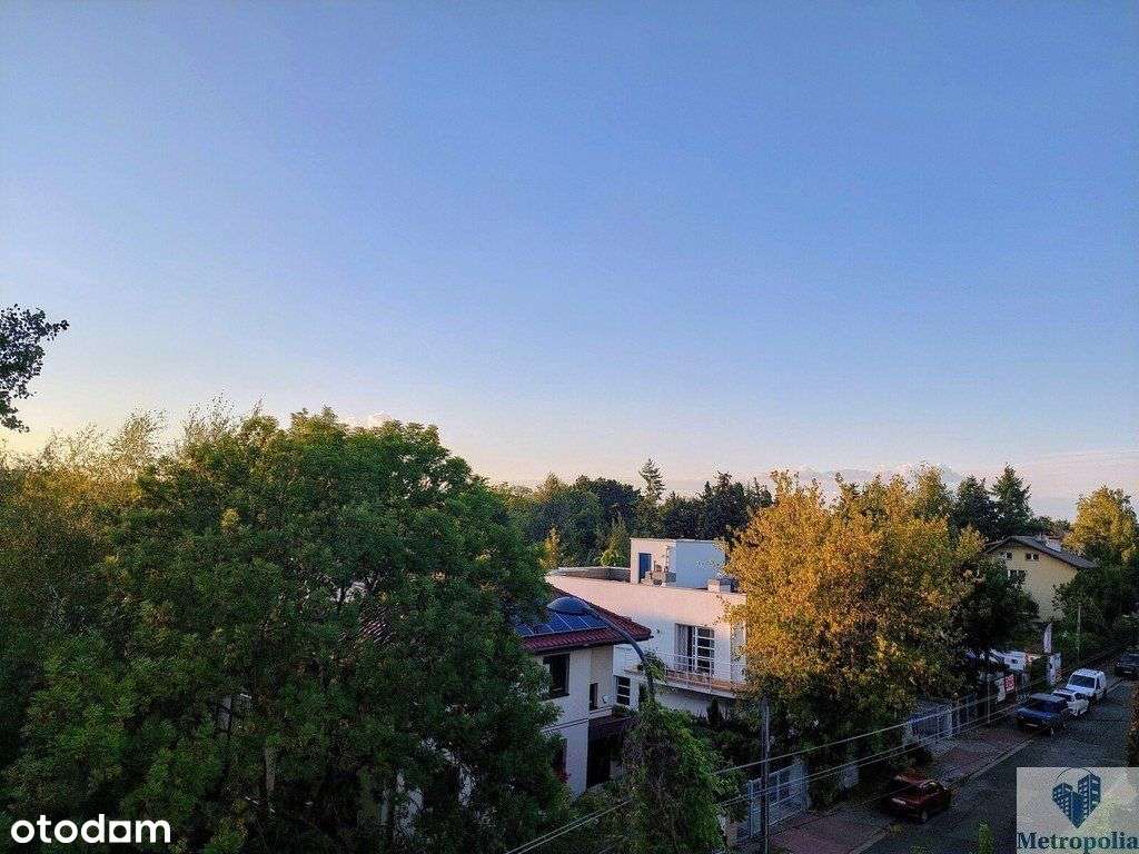 Nietuzinkowe lokum z antresolą i garderobą.-19