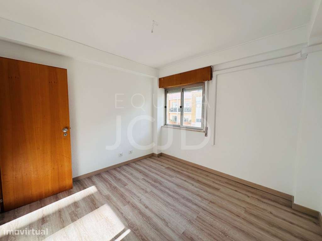 Apartamento T3 Totalmente Remodelado a Estrear - Costa da Caparica-14
