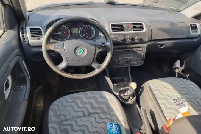 Dezmembrez Skoda Roomster motor 1.9tdi  105cp BLS  dezmembrari cutie de viteze manuala plafon - 5