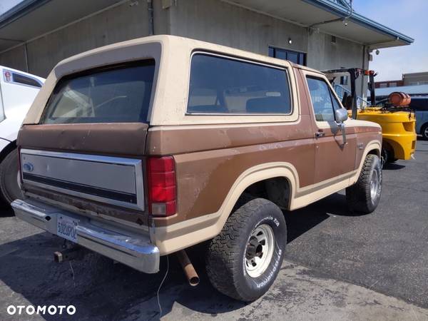 Ford Bronco - 5