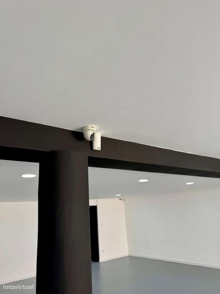 Garagem com excelentes áreas - Grande imagem: 3/32