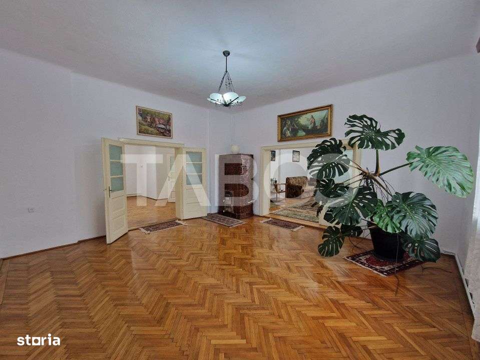 Apartament central 4 camere spatiu comercial garaj si pivnita Sibiu - Imagine principală: 3/16