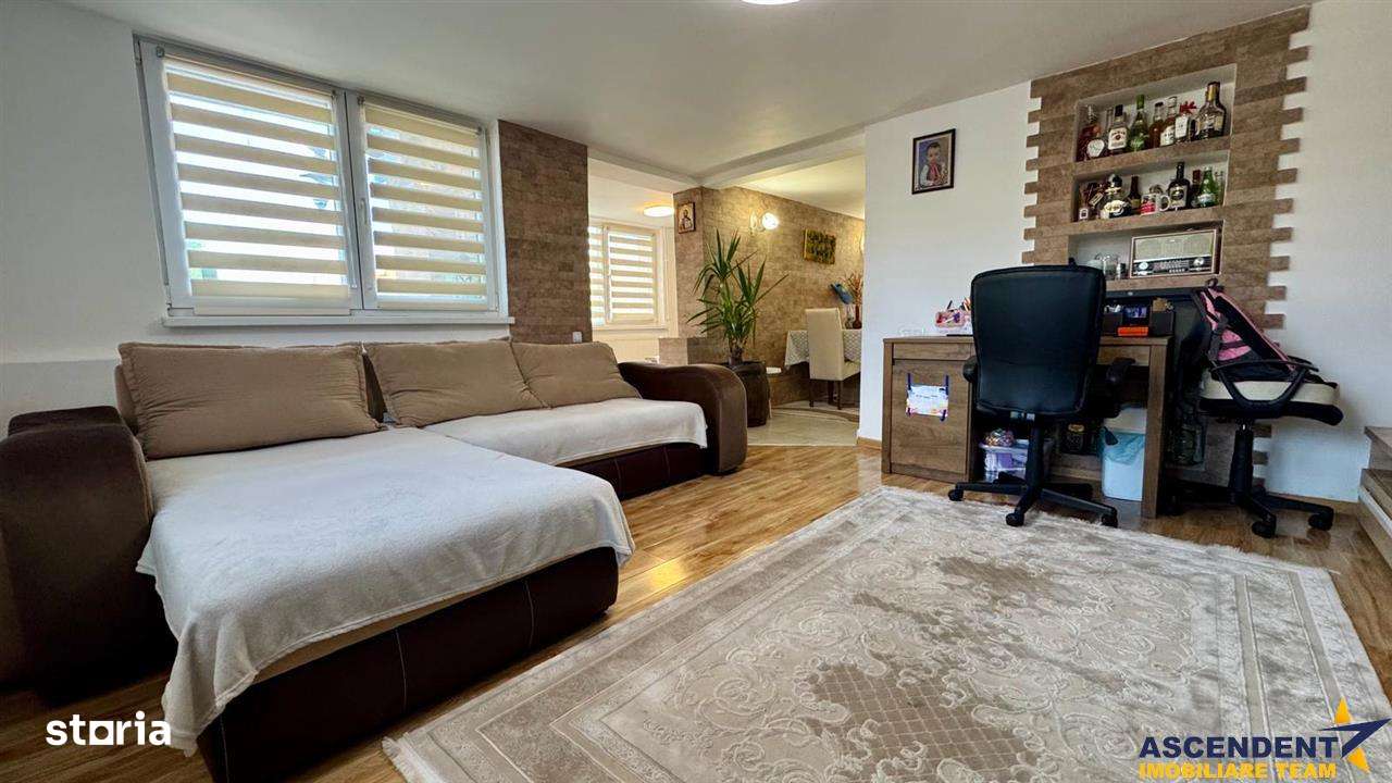 FILM &Tur Virtual Casa moderna cu curte si garaj in zona centrala – Br - Imagine principală: 2/10