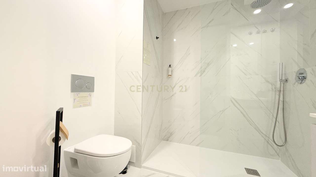 EXCLUSIVO T2 DUPLEX COM GARAGEM E VARANDA NO CORAÇÃO DA BAIXA DO PORTO-17